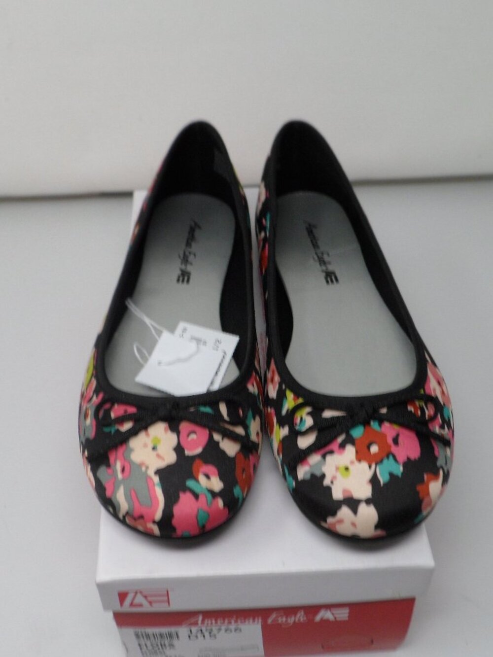 American Eagle Ladies Flats "Flora" Multi Color Size 8 1/2